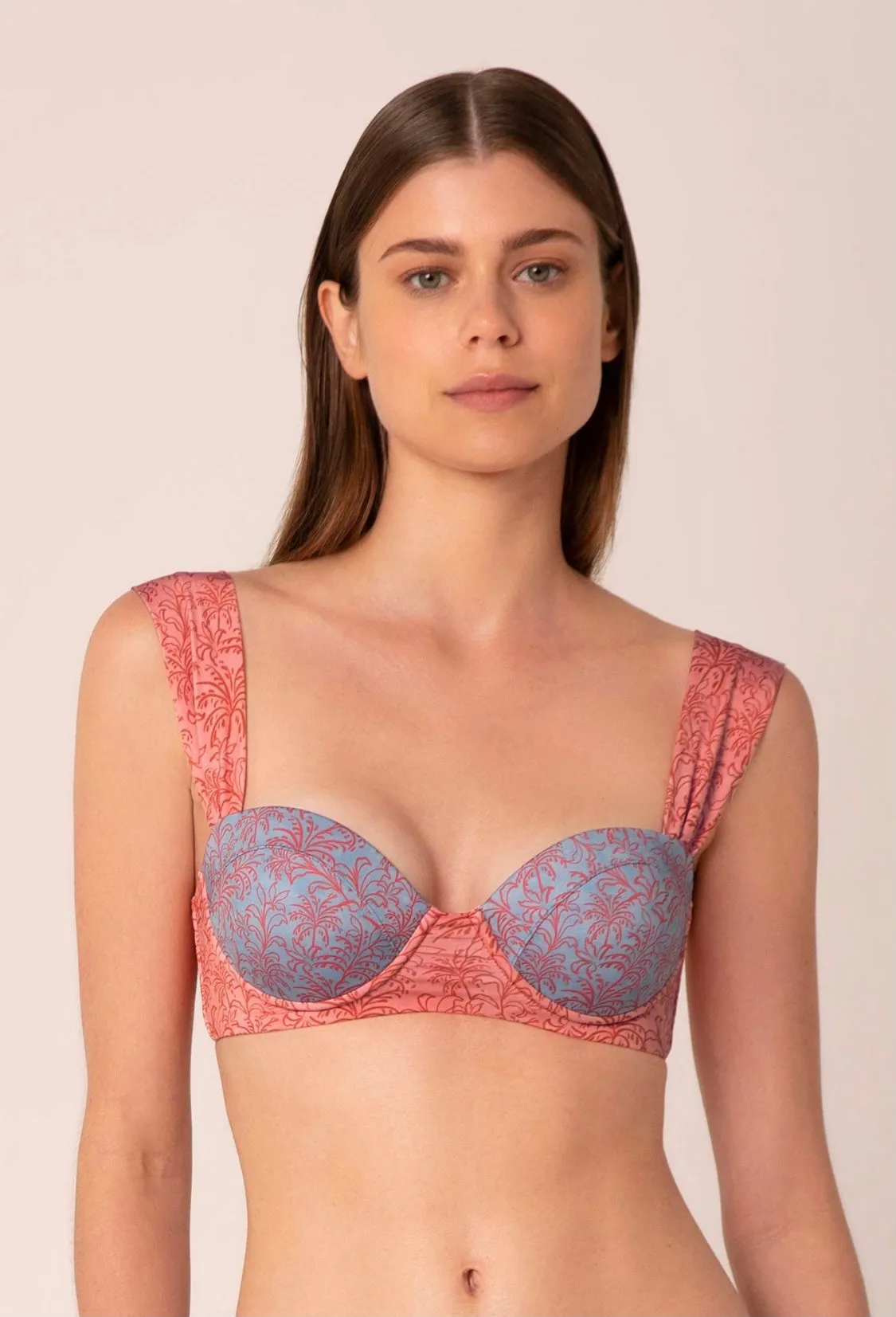 Bikini top with underwire
